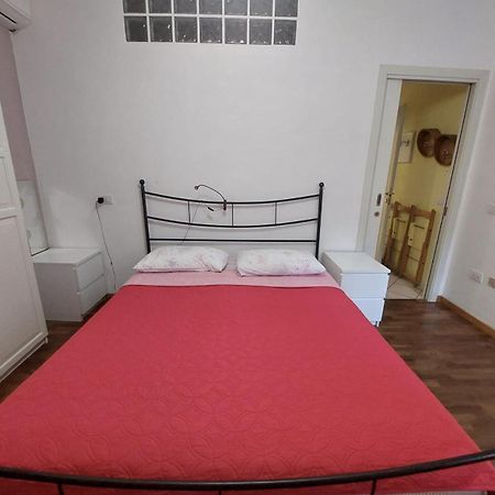 Bilocale Centro Storico Appartement Pesaro Buitenkant foto