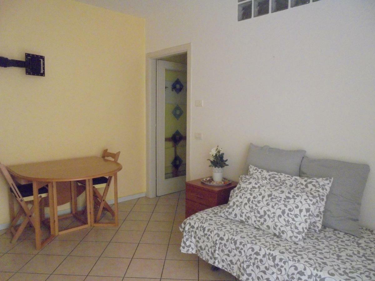 Bilocale Centro Storico Appartement Pesaro Buitenkant foto
